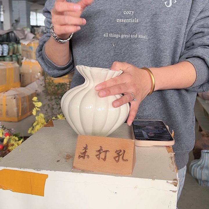 景德镇陶瓷花瓶工厂