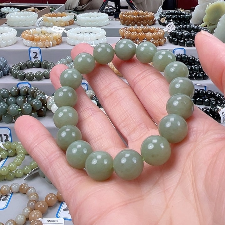 和田玉未镶嵌手串