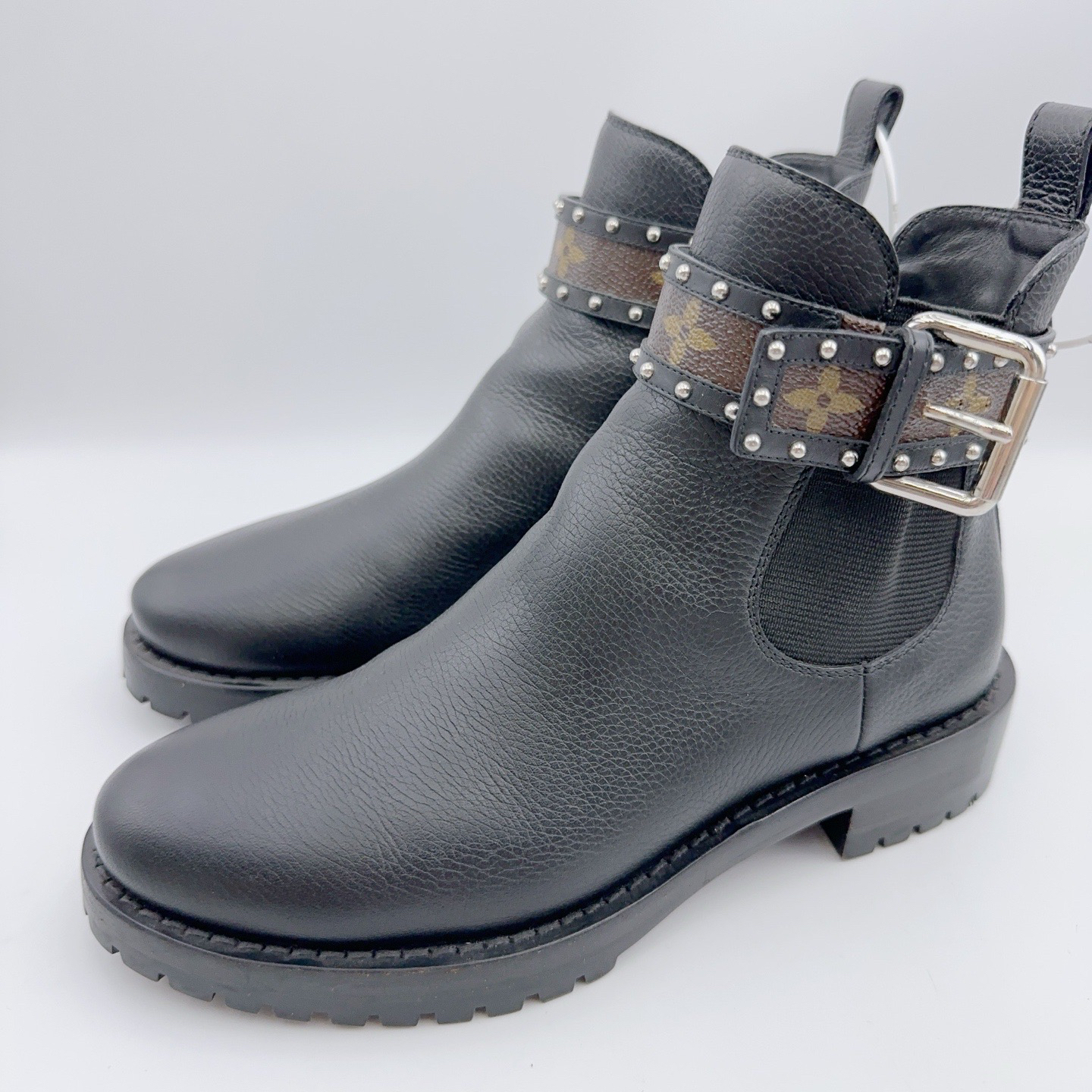 95新 LouisVuitton/路易威登 36.5码/老花绑带重工款短靴/01740