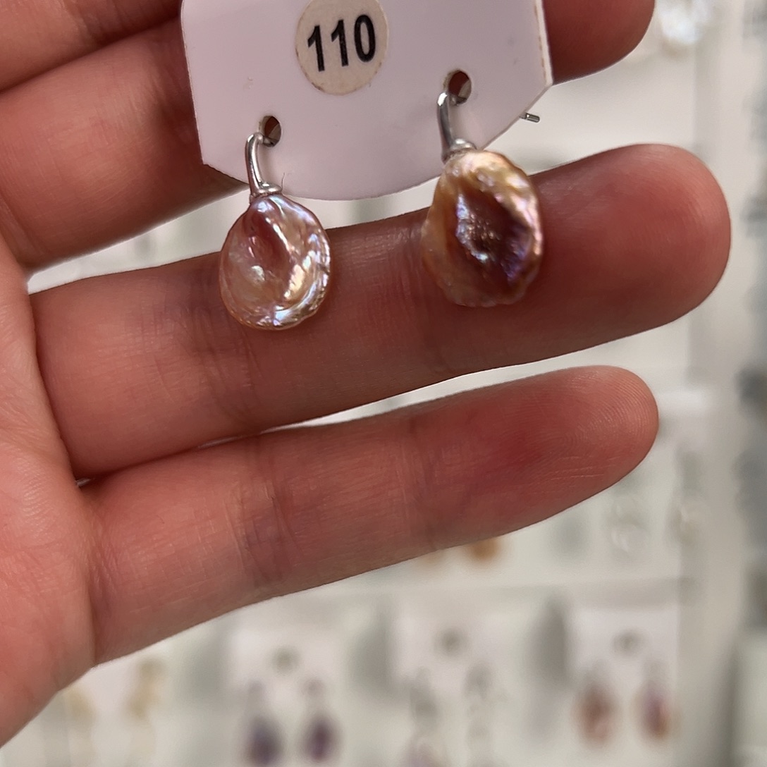 非金属巴洛克花瓣耳饰 