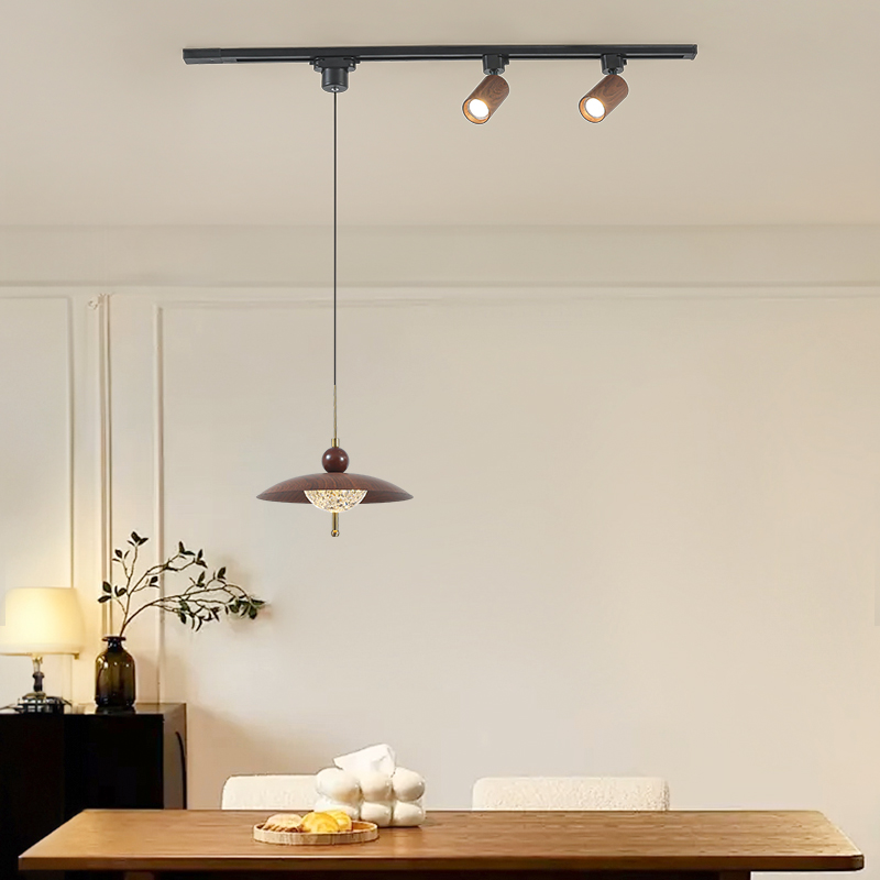 中古风餐厅吊灯2025新款复古胡桃木色轨道带射灯吧台一字餐桌灯具