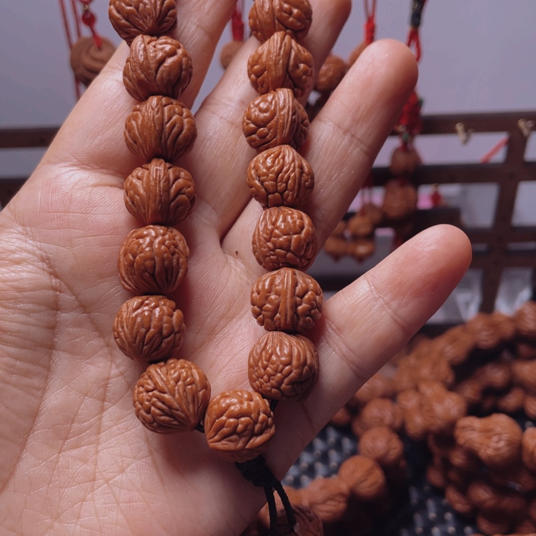 木质类龙纹桃枭手串