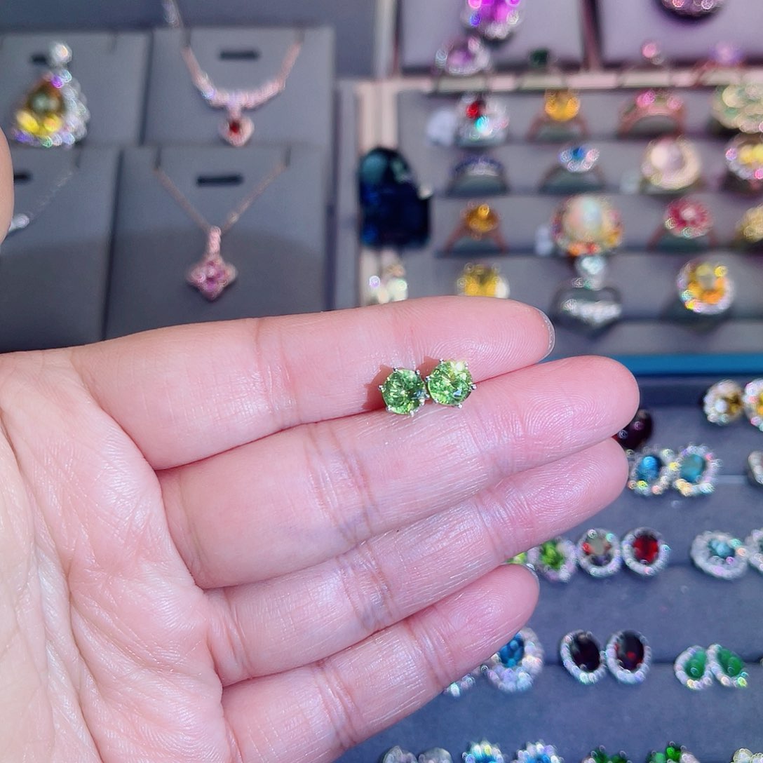 银S925镶嵌耳饰橄榄石