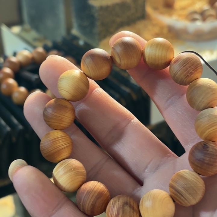 用***1柏木黑油毛坯1.5手串