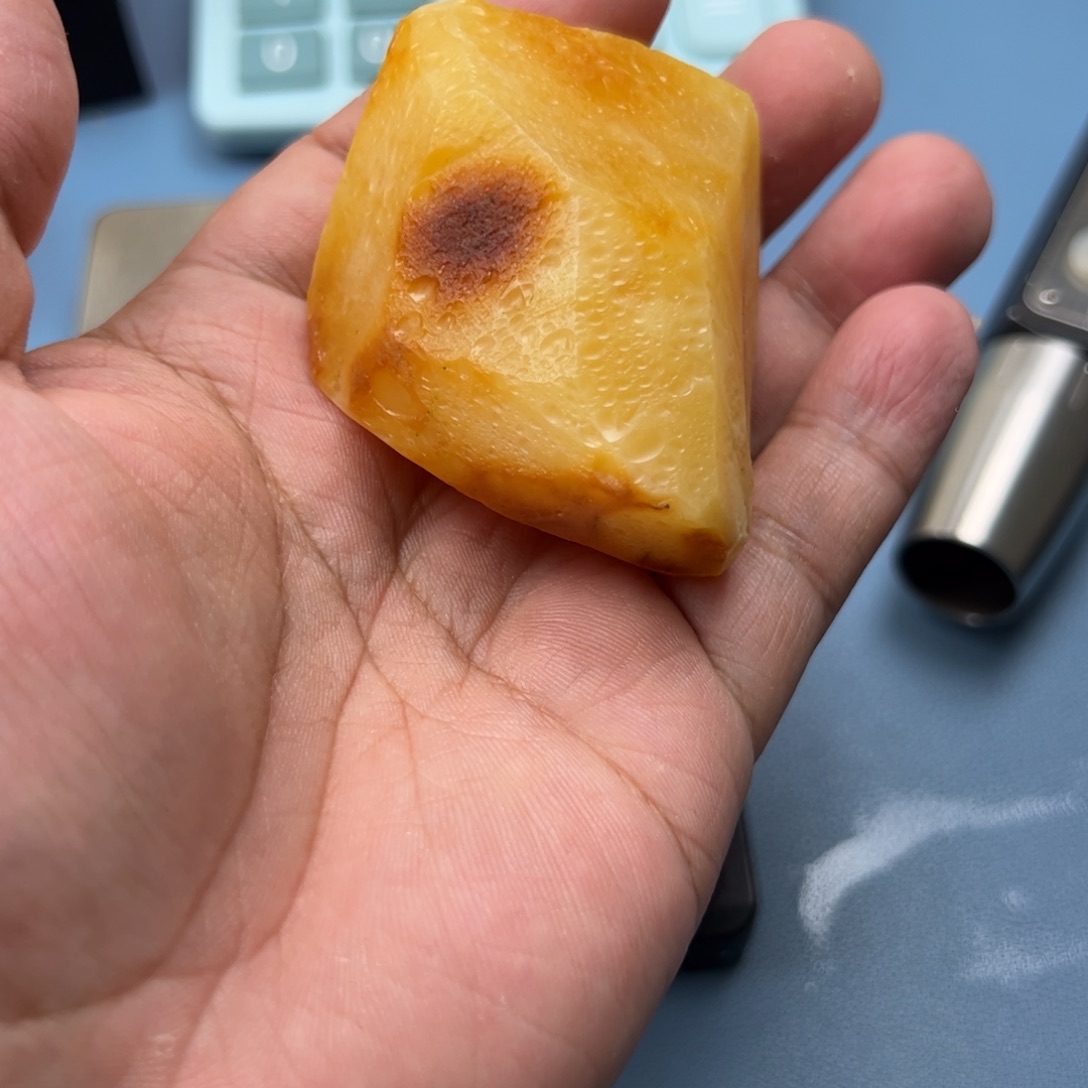 定制琥珀未镶嵌白*蜜蜡定制