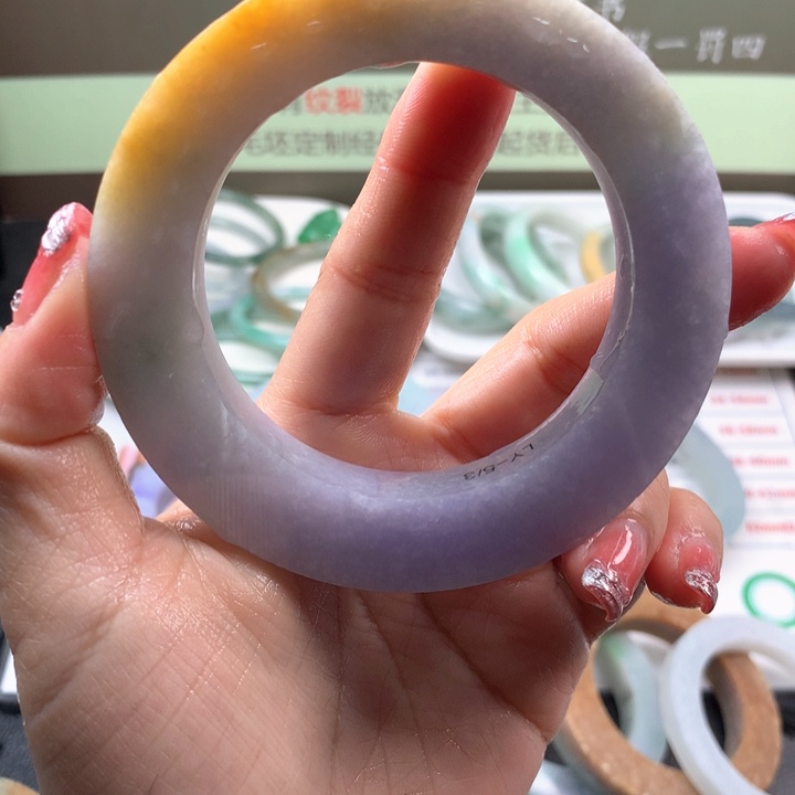【闪购商品】定制翡翠手镯定制不退换未镶嵌铁****?