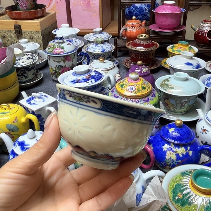 在干嘛我不去吃饭哦