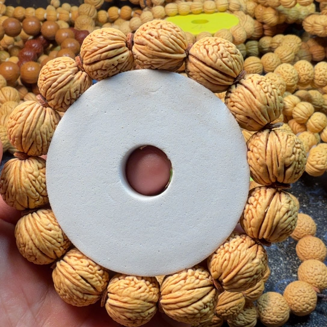 吊坠桃核龙鳞苹果