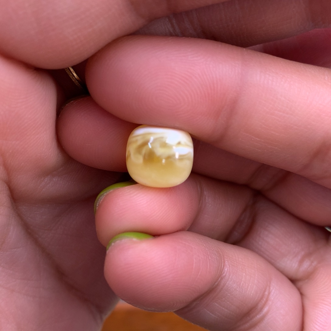 琥珀裸石未镶嵌蜜蜡