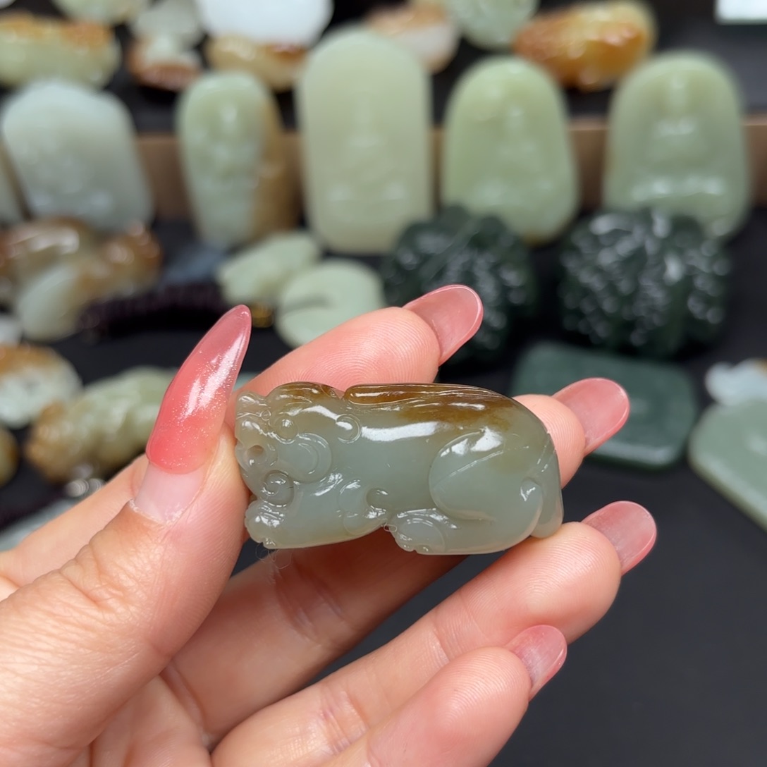 和田玉颈饰未镶嵌