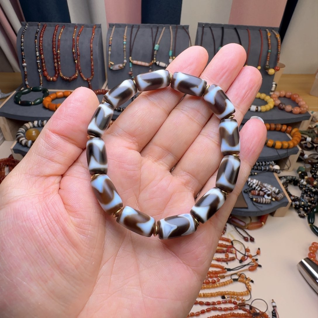 玛瑙/玉髓颈饰未镶嵌