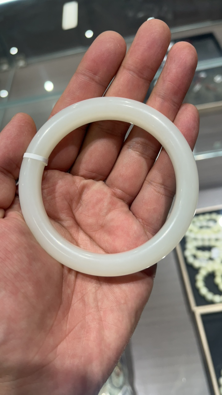 天然和田玉白玉手镯