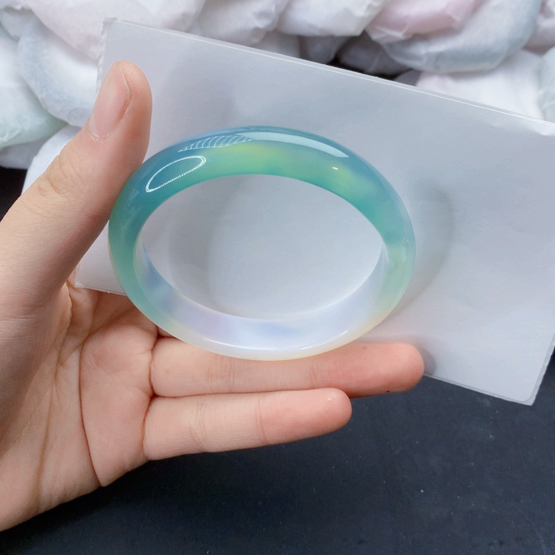 玛瑙/玉髓手镯未镶嵌61