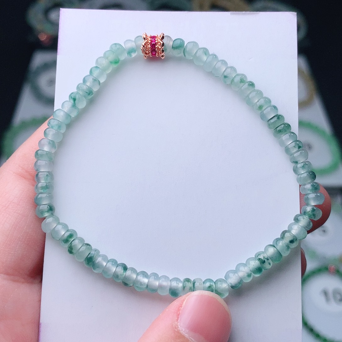 翡翠手串未镶嵌翡翠