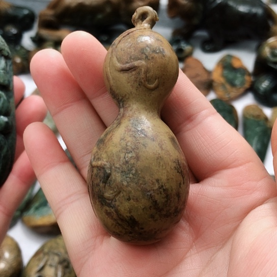 岫岩河磨玉（透闪石质玉）把件未镶嵌