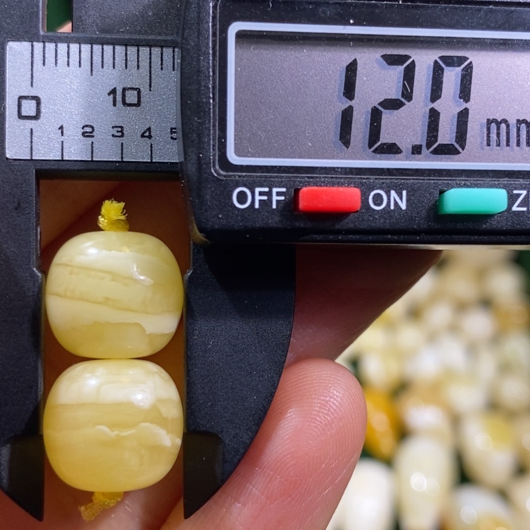 蜜蜡未镶嵌裸石配饰