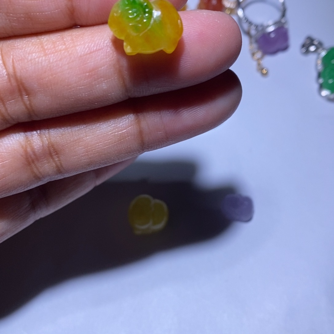 颈饰未镶嵌翡翠果****G