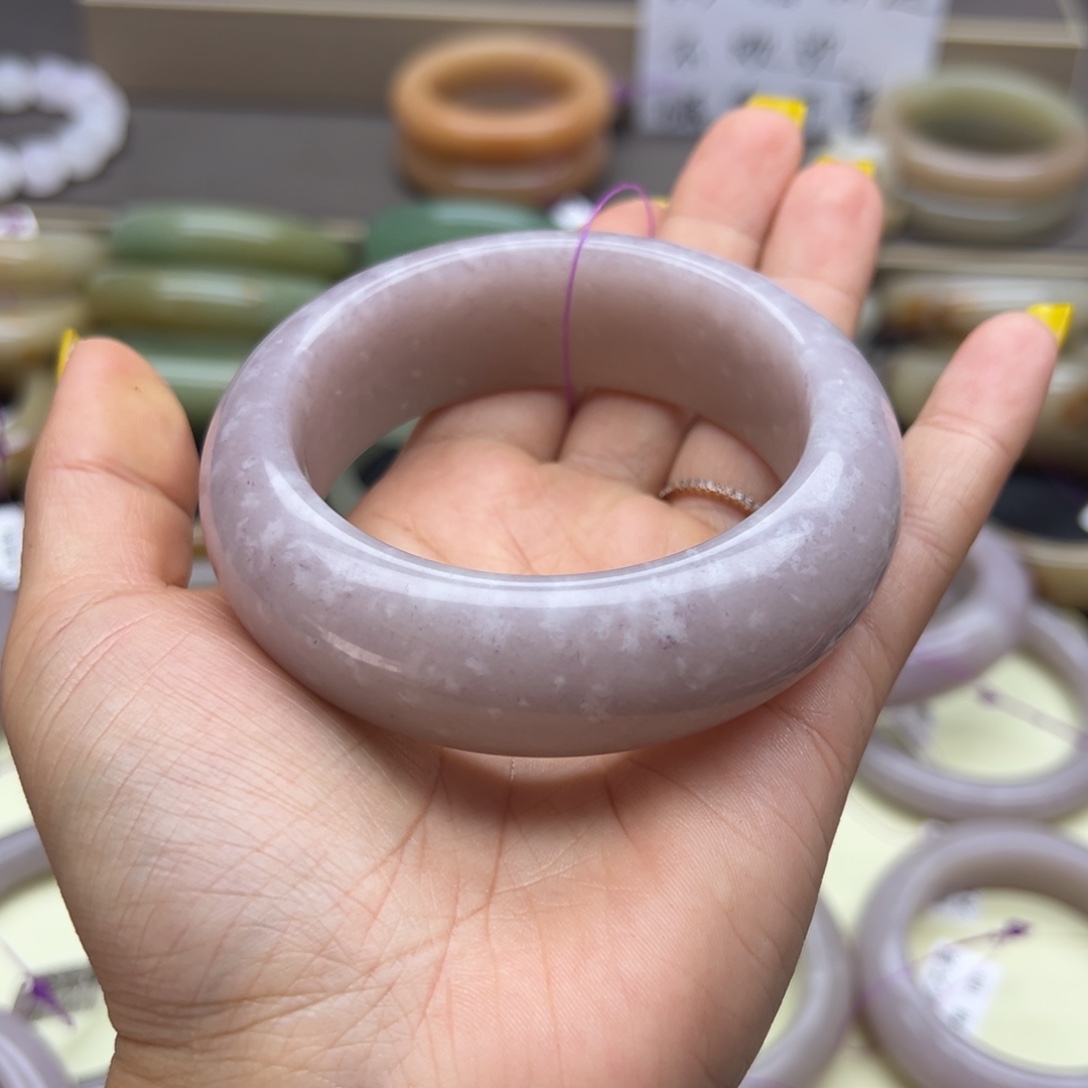 蓉***蓉石英质玉（佘太翠）未镶嵌手镯
