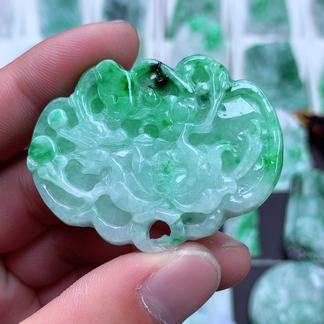 翡翠颈饰未镶嵌翡翠吊坠