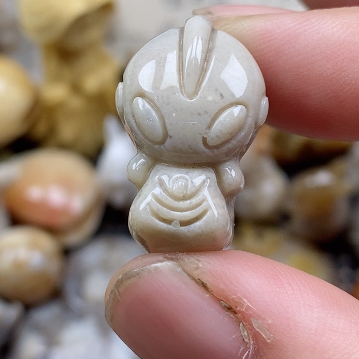 颈饰未镶嵌硅化珊瑚（珊瑚玉）有瑕 小