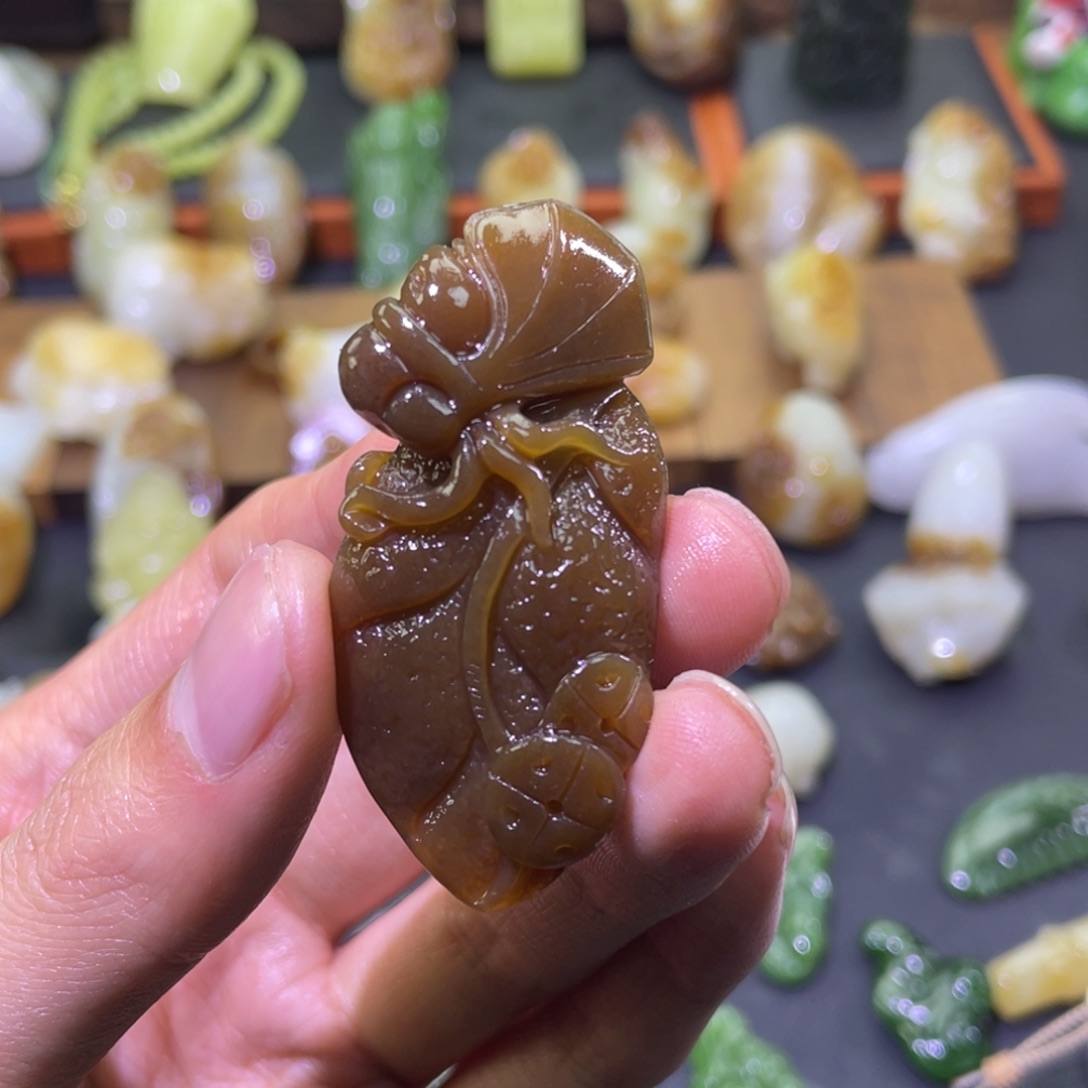 颈饰未镶嵌和田玉且末红糖一夜成名