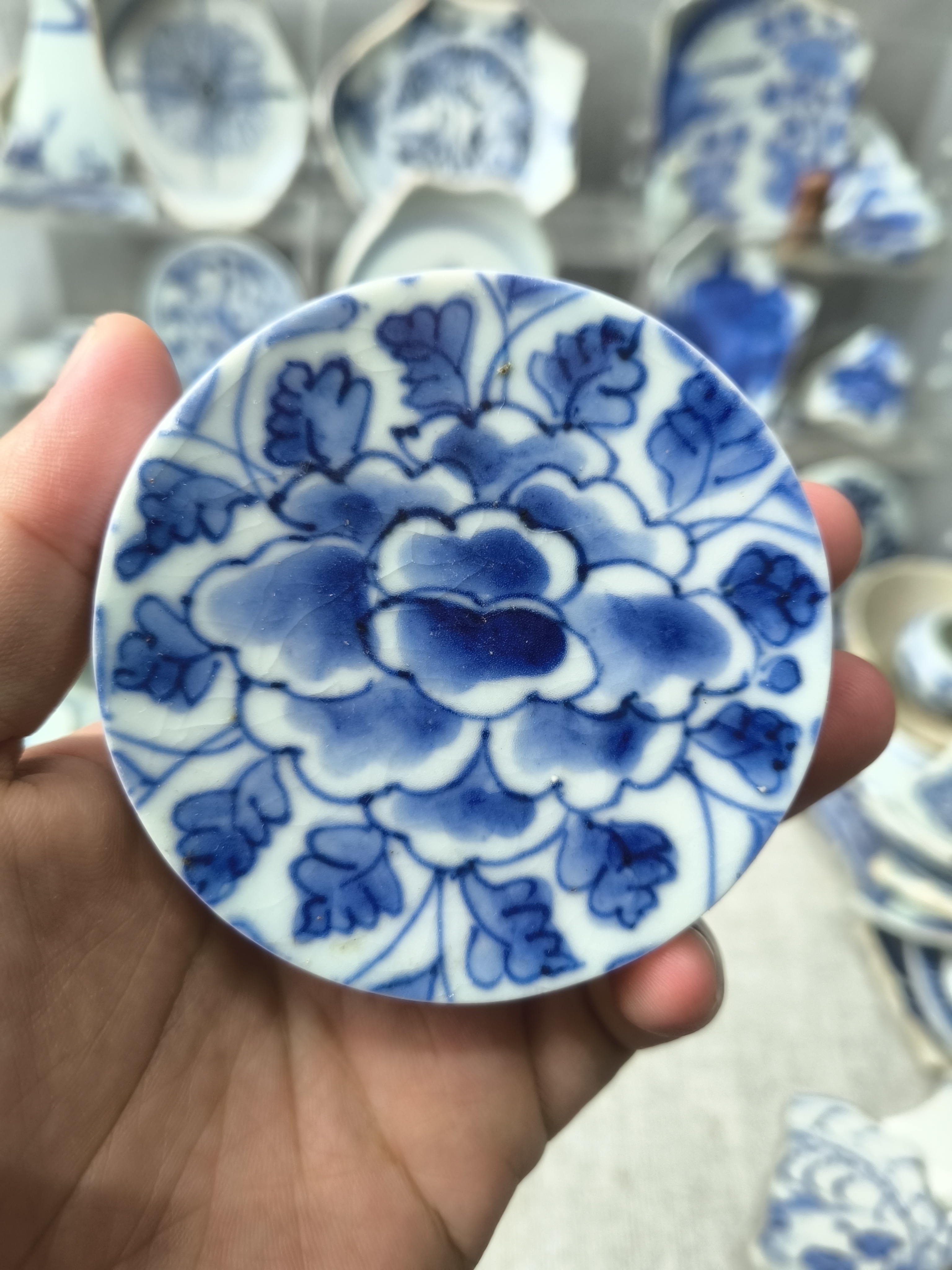 现代陶瓷青花瓷片
