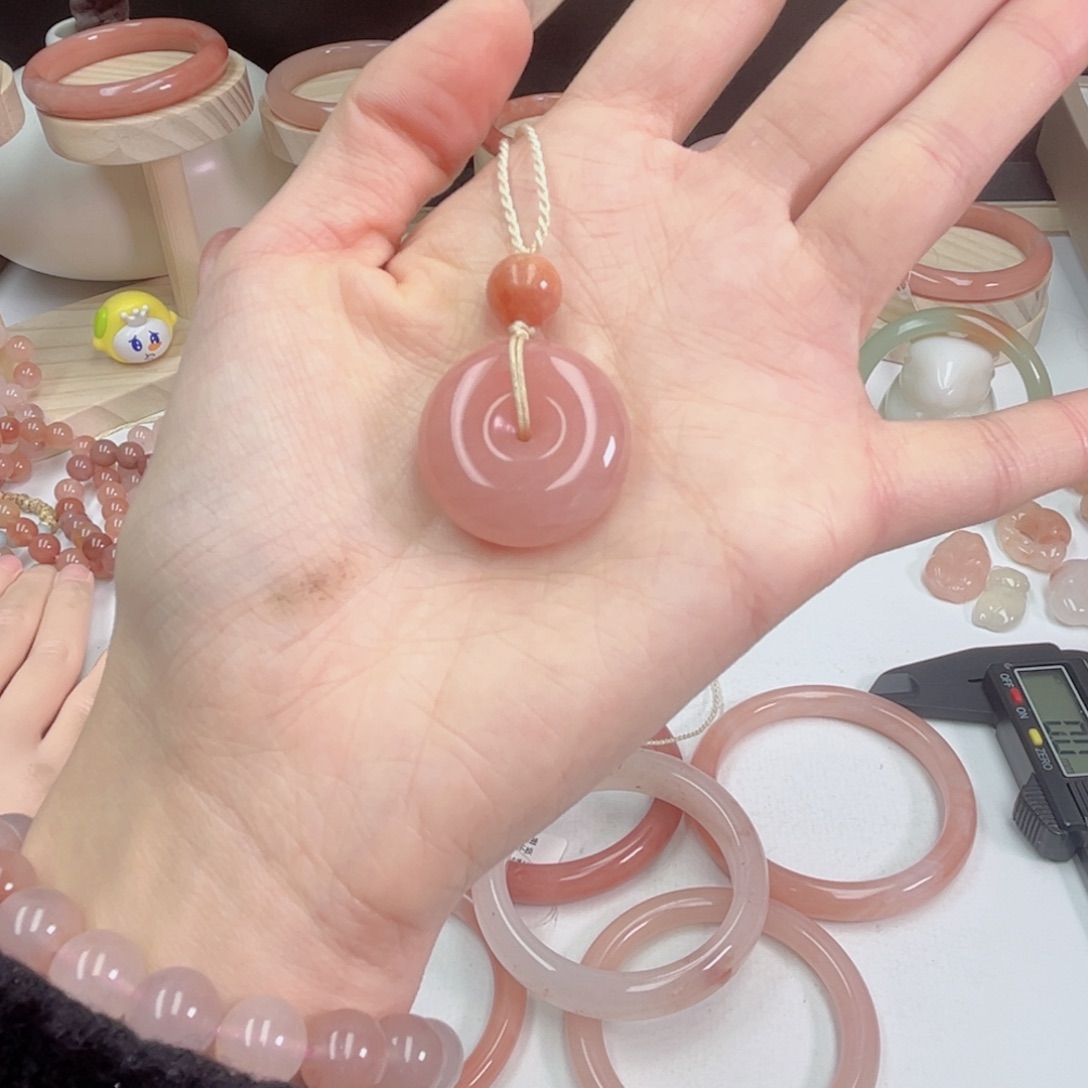 七***七石英质玉未镶嵌手镯