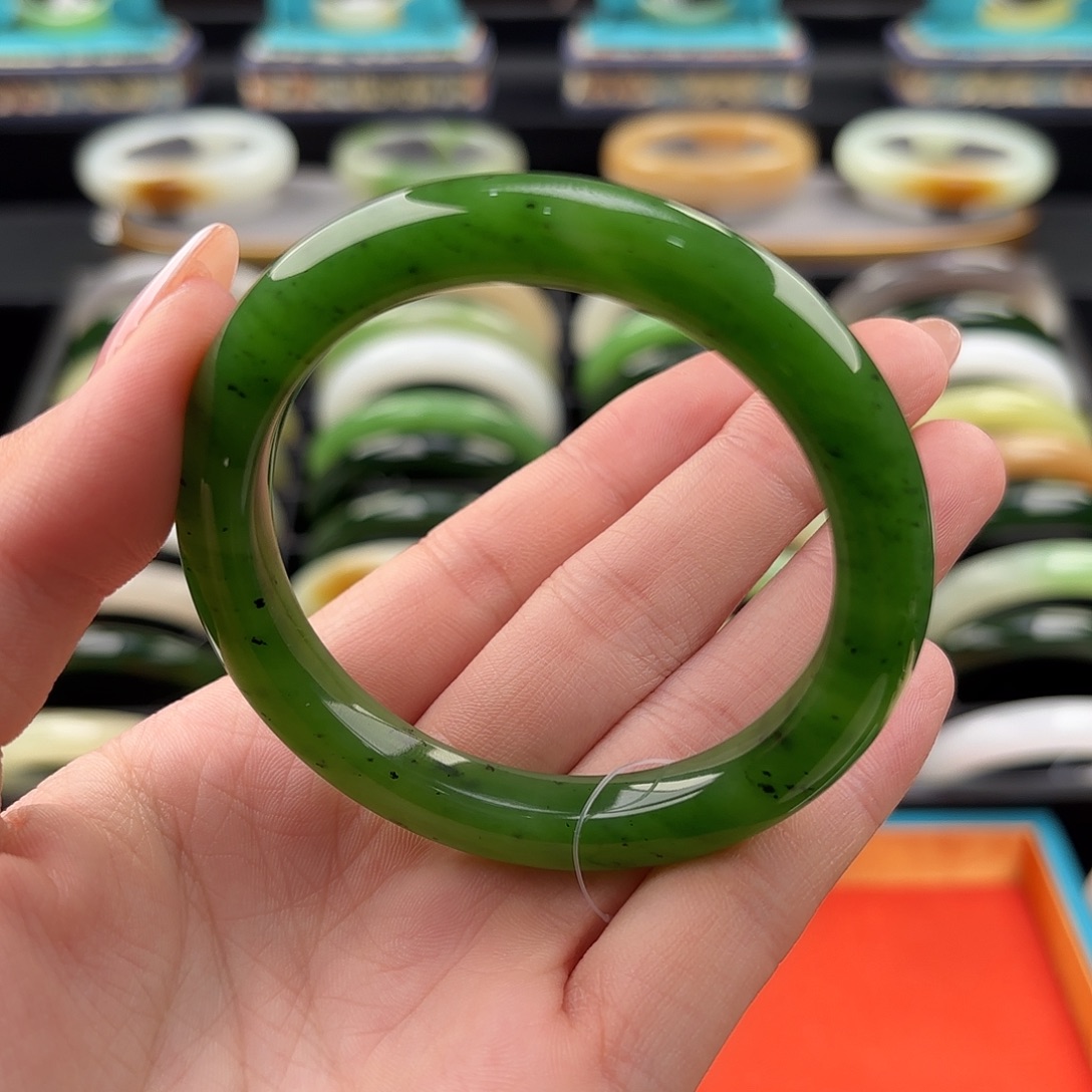 和田玉未镶嵌手镯53.7超值性价比！满色辣阳绿 不要错过！