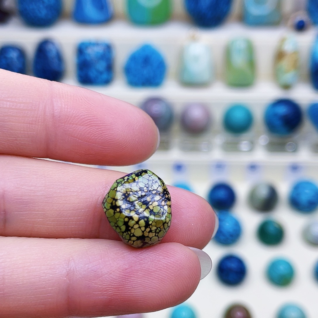 绿松石绿松石未镶嵌