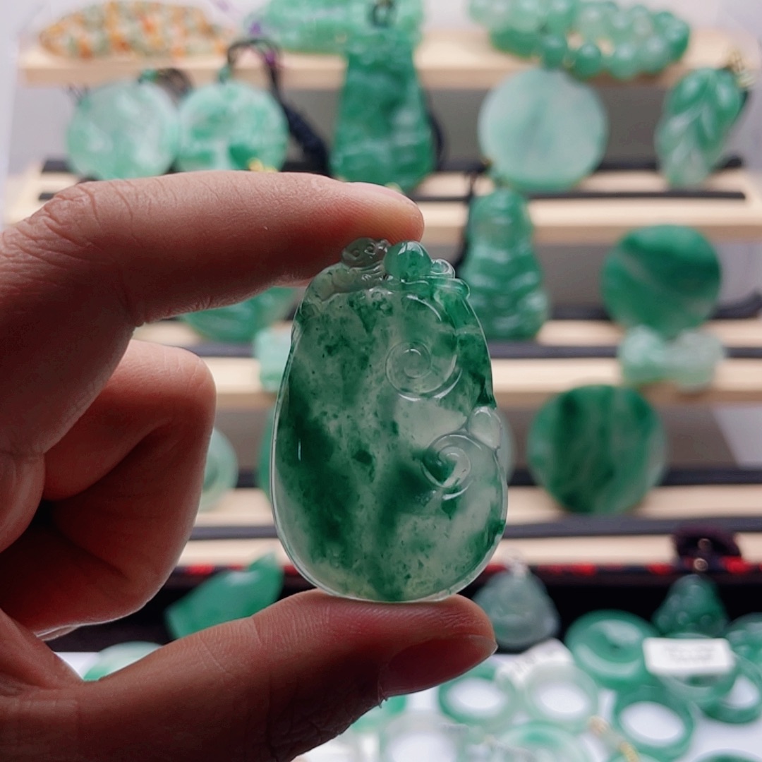 石英质玉（非洲翠）未镶嵌吊坠(不含链)