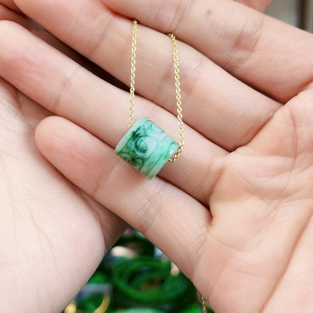 翡翠颈饰未镶嵌吊坠多样性