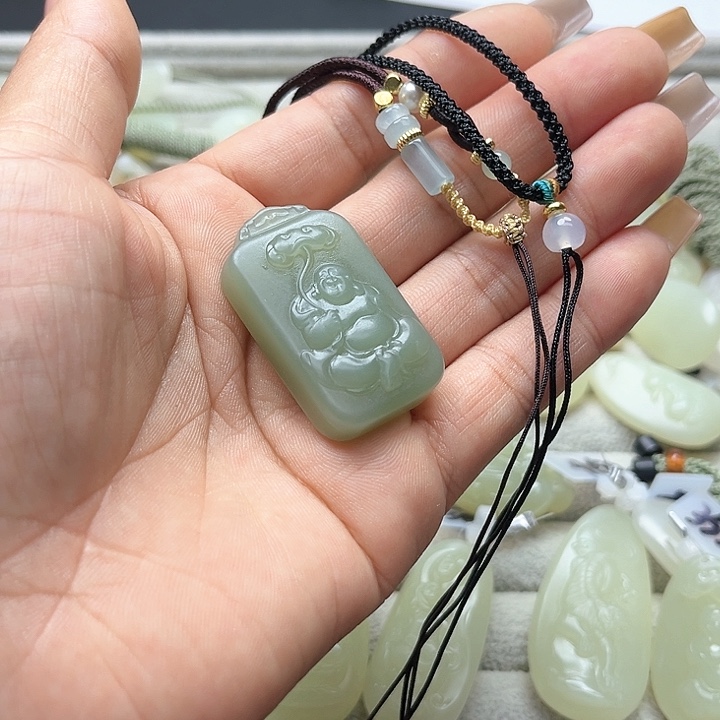 【闪购商品】和田玉未镶嵌颈饰@****?