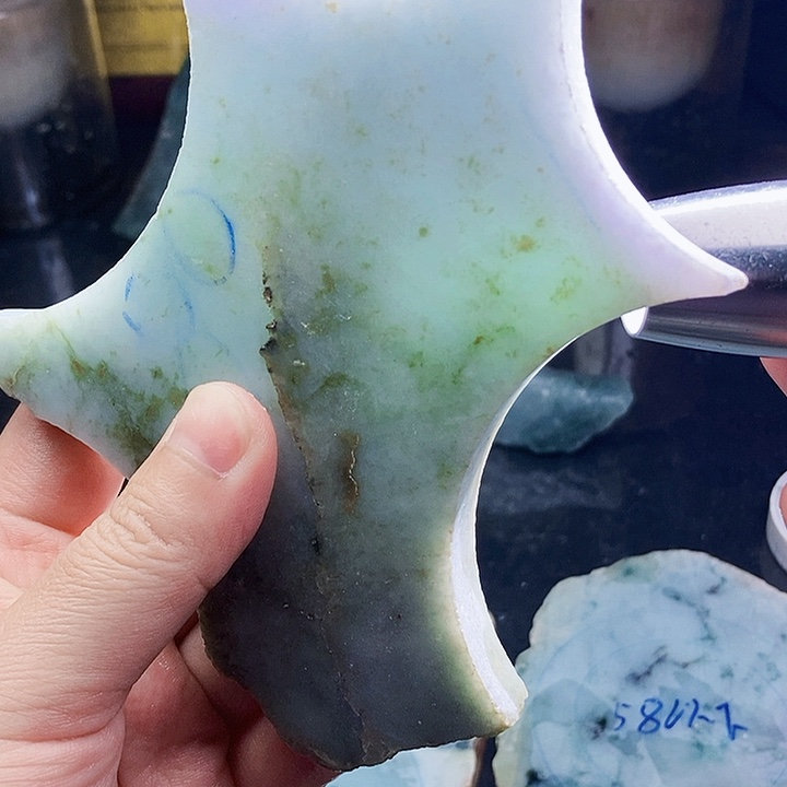 翡翠未镶嵌颈饰毛料60