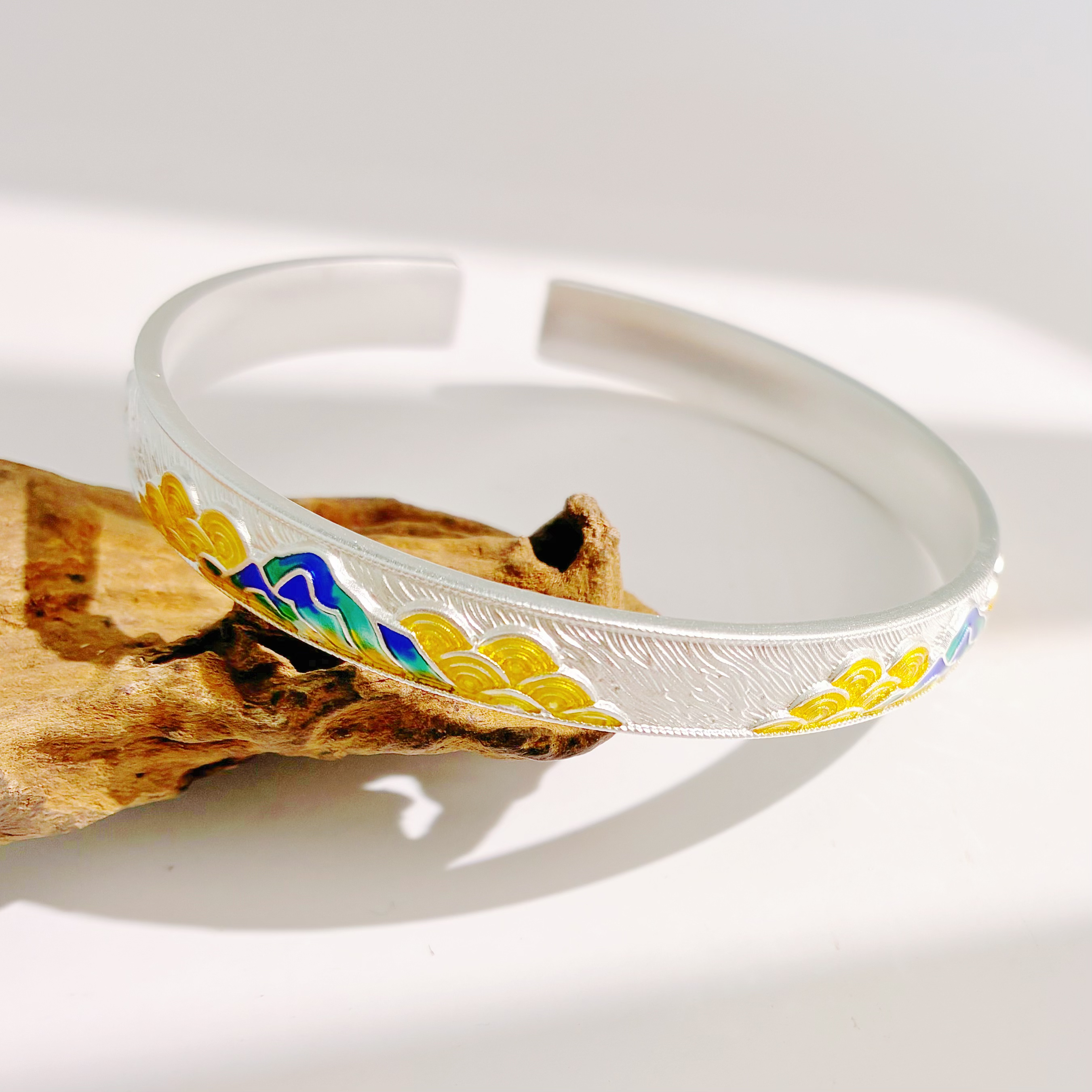 足银珐琅手镯 足银999珐琅彩山水画锤纹手镯 经典对口复古手镯