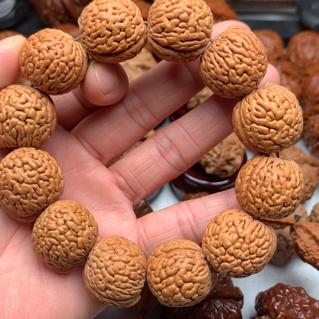 文玩核桃手串柳叶龙鳞