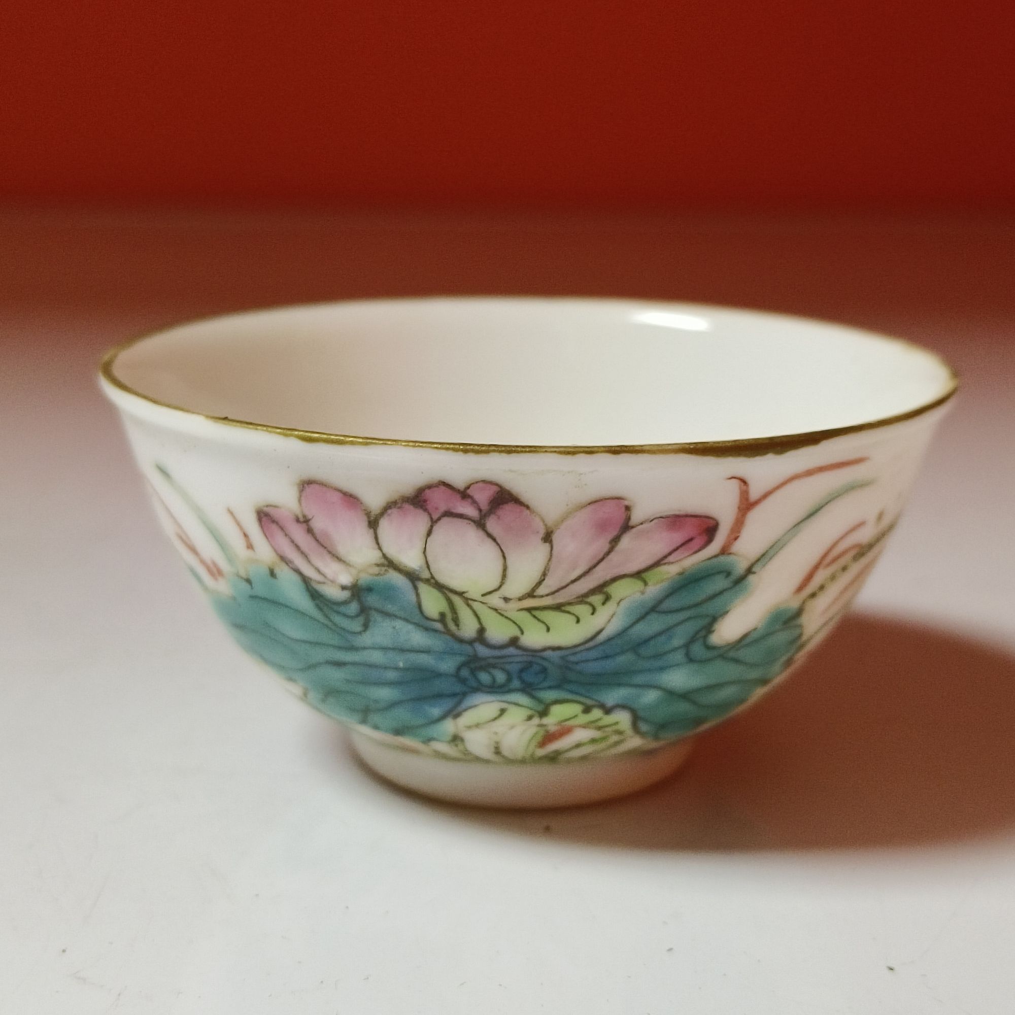 3860清晚期 粉彩荷花纹品茗杯