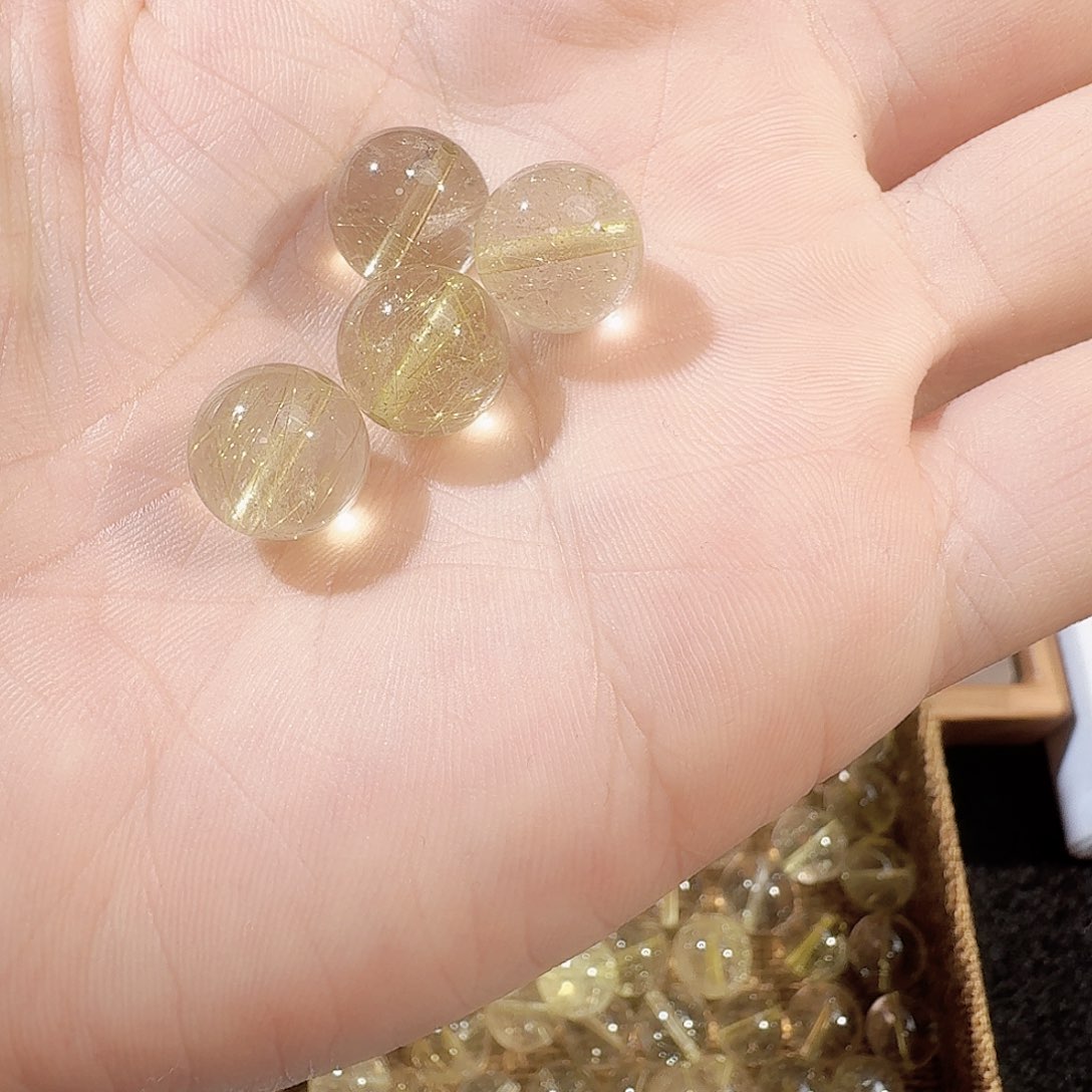 水晶手串未镶嵌好*?