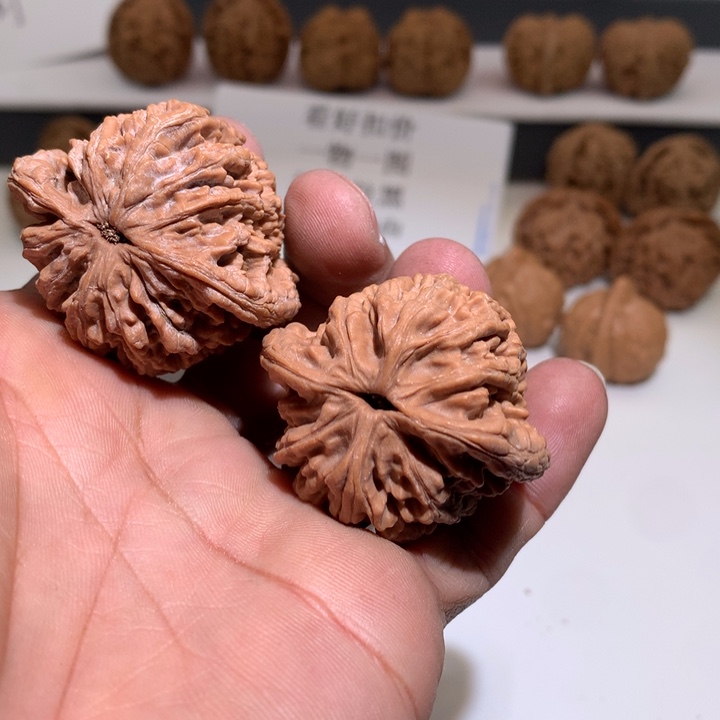 桃核吊坠你***.文玩核桃虎头