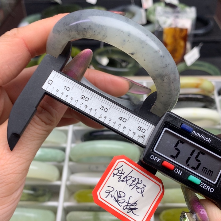 蛇纹石玉手镯未镶嵌711