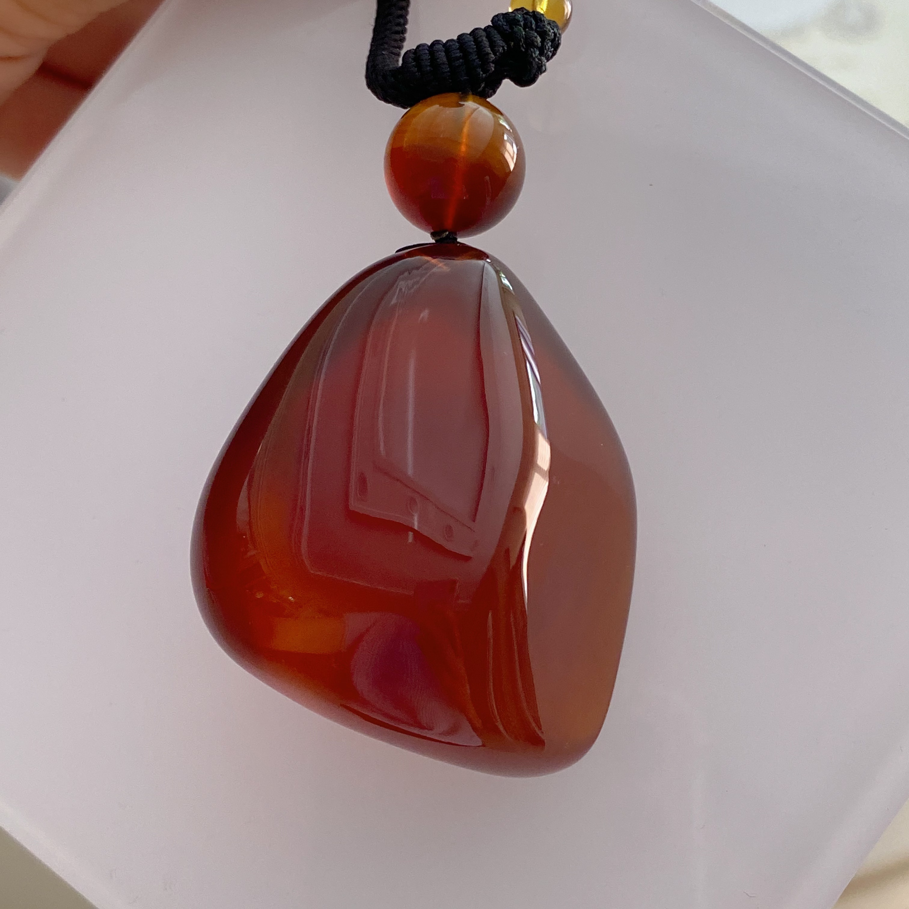 缅甸原矿血蜜 血珀料子出来的血蜜吊坠 重29克