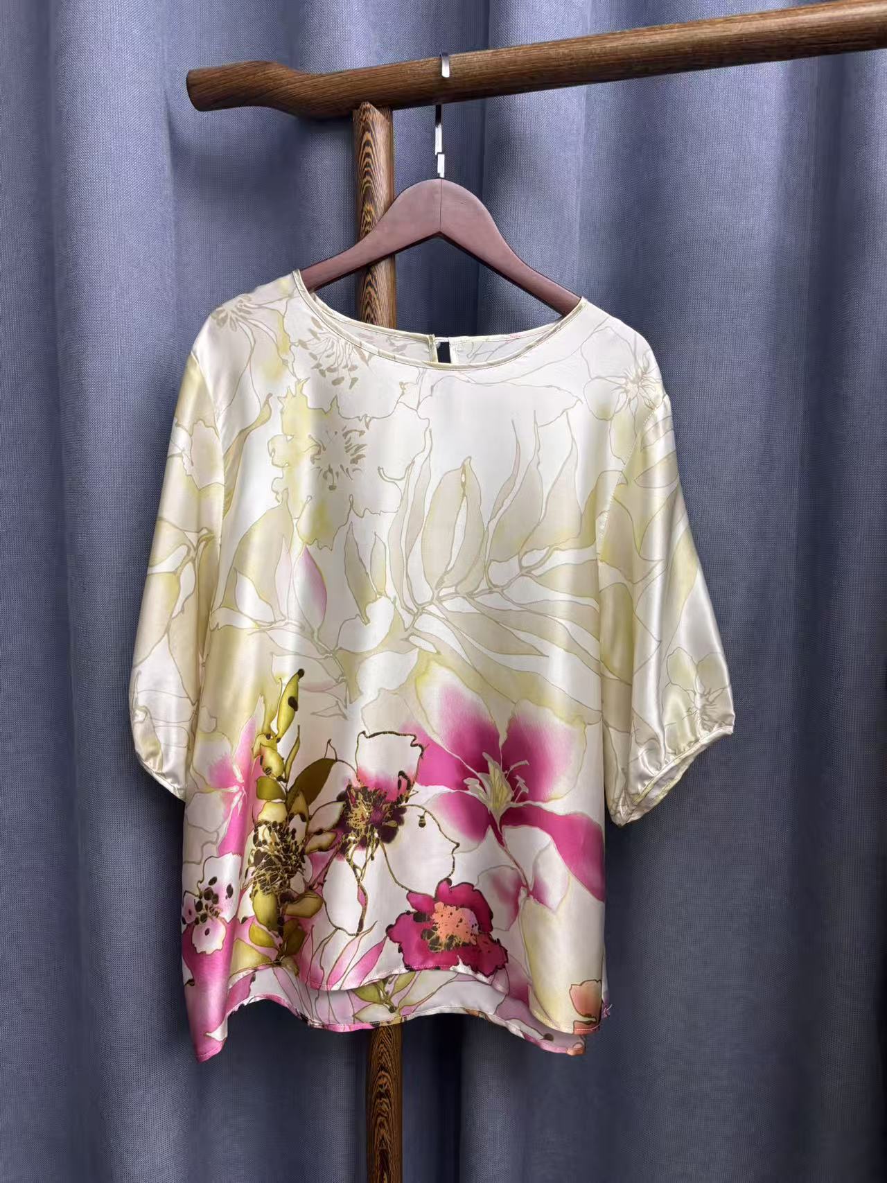 2025夏季新款简约百搭桑蚕丝素绉缎印花五分袖上衣女A390