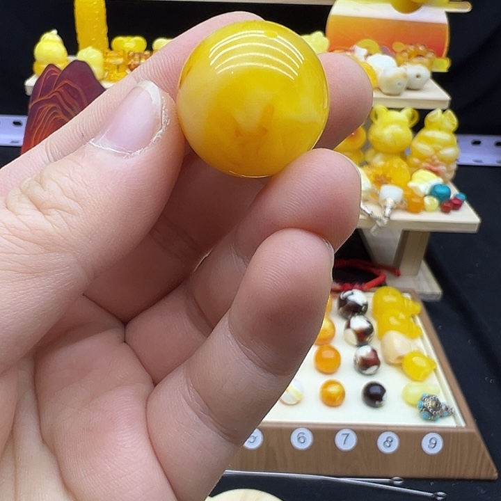 琥珀未镶嵌裸石配饰