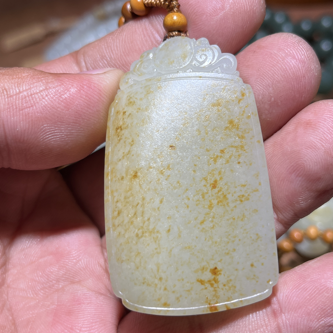 新疆和田玉满皮大牌子平安福挂件牌手把牌