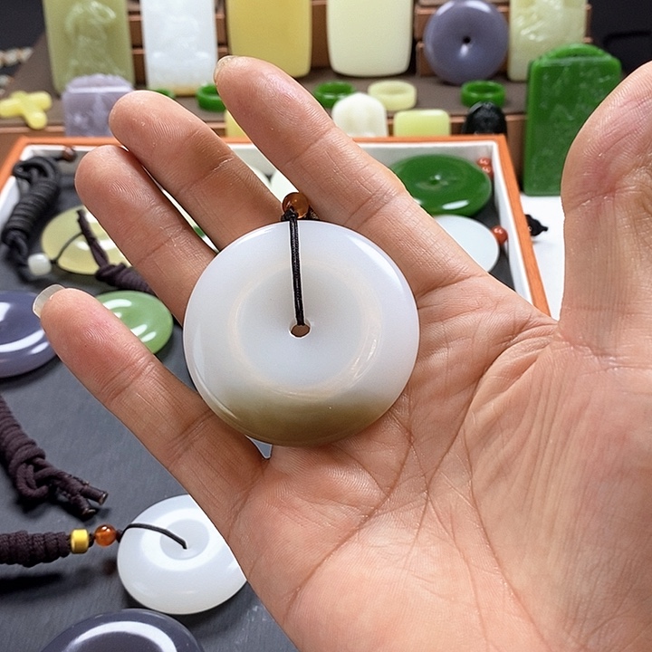 和田玉未镶嵌珠宝奇石