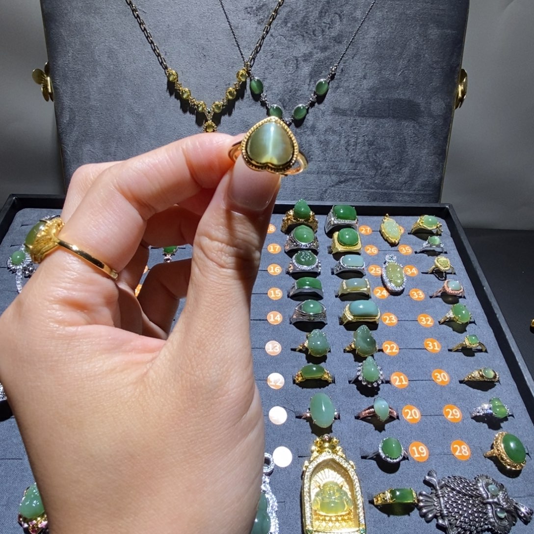 千***牵和田玉未镶嵌戒指