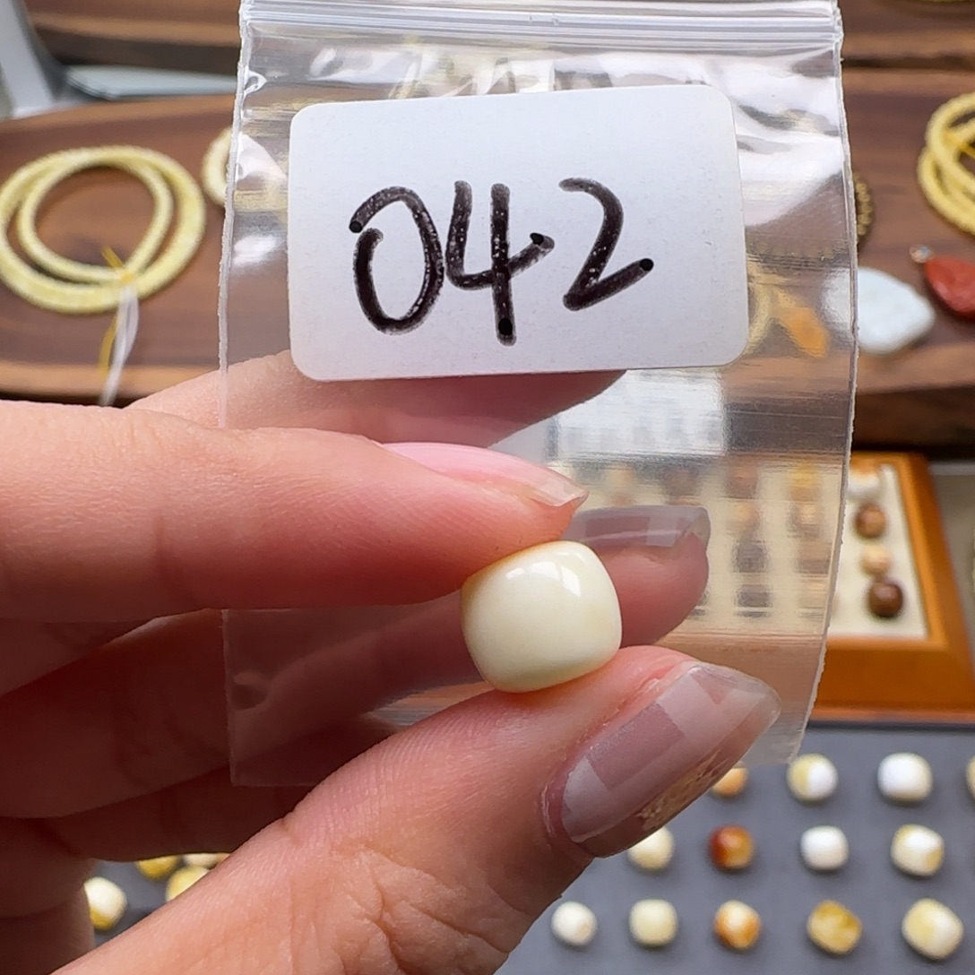 琥珀未镶嵌珠宝奇石9.6mm