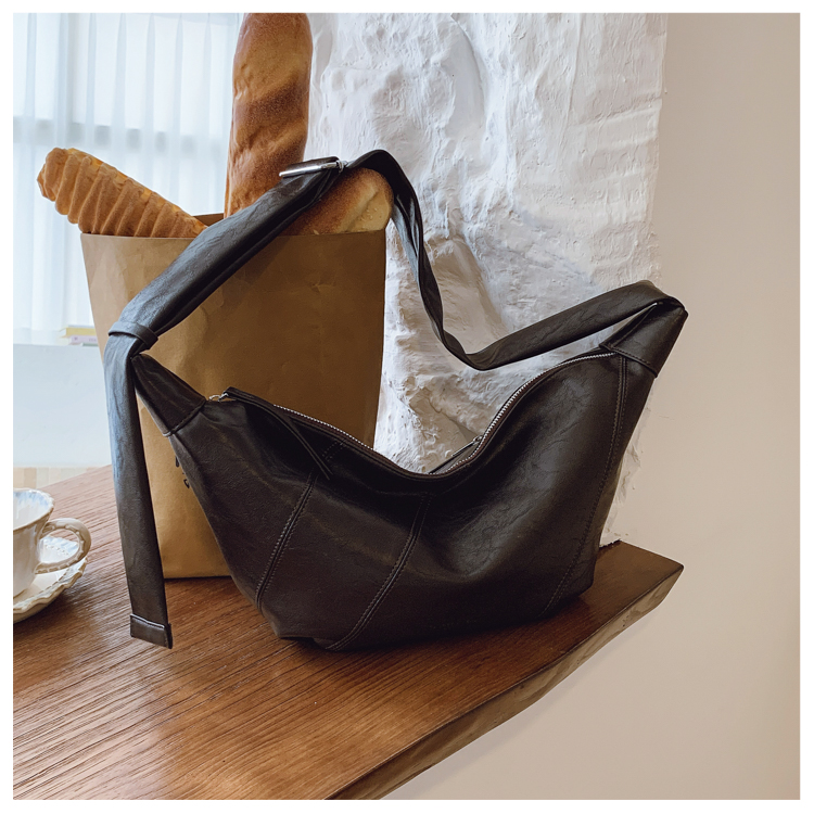 秋冬法式便携百搭款拉链单根通勤风斜挎包肩包小众女士单肩斜挎包