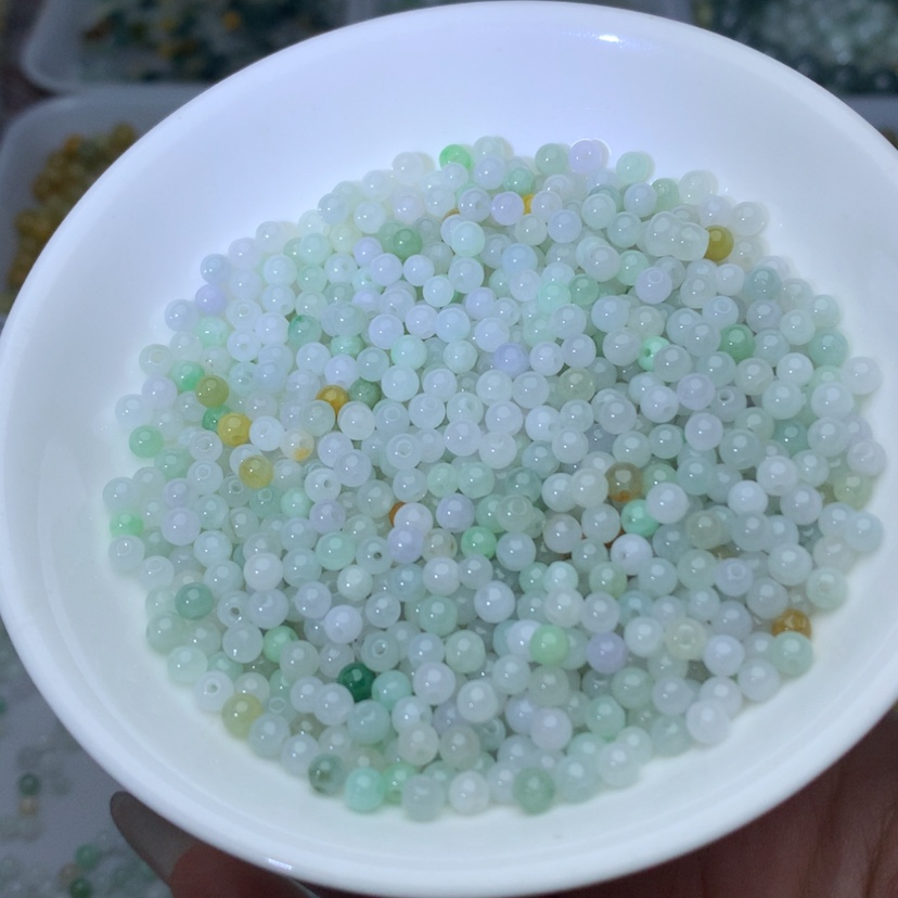 【闪购商品】翡翠手链未镶嵌卡3.8冰绿白100颗