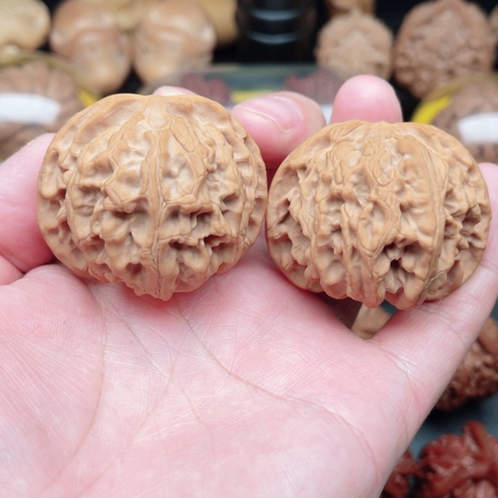 文玩核桃把件苹果园狮子头45×45×35