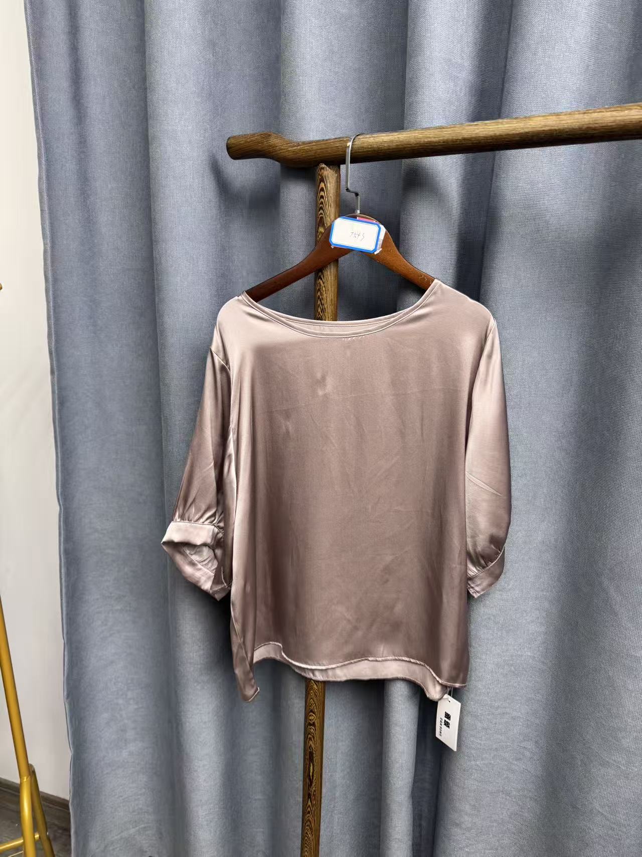 秋季新款简约百搭桑蚕丝短袖上衣女T543